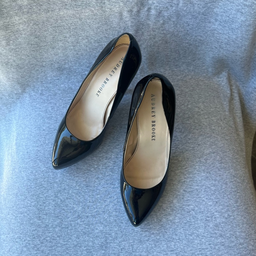 Audrey Brooke black patent leather pumps. 8m - Picture 8 of 8